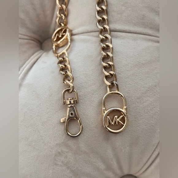 Michael Kors Belt Chain with Clasp - Picture 3 of 3